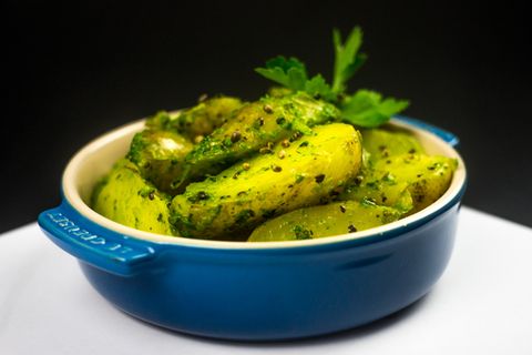 Einfache Küche: Der perfekte Snack – Pesto-Kartoffeln mit Hanfsamen