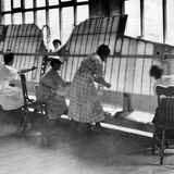 Arbeiterinnen im Red Barn bei Boeing