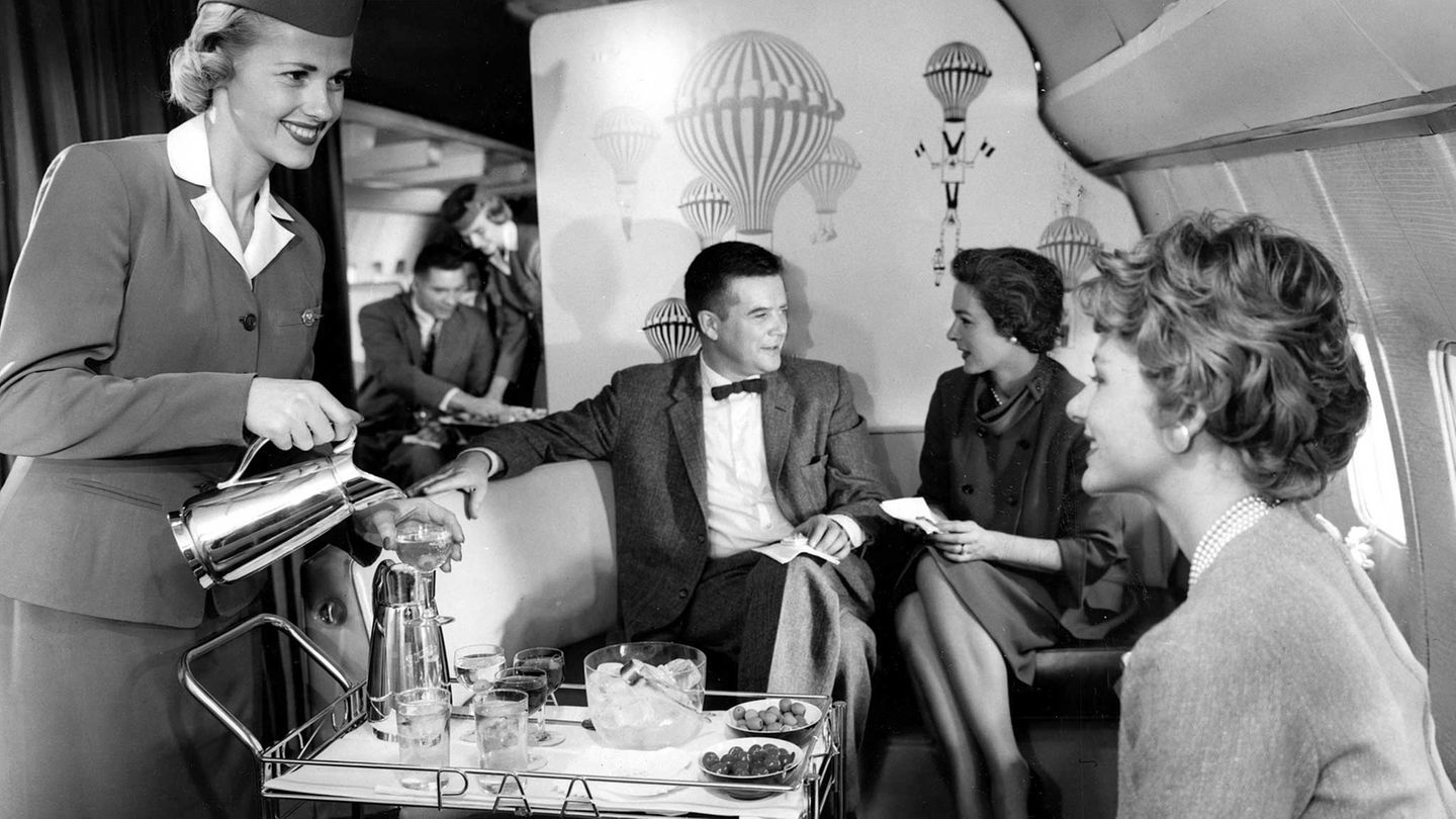 PanAm 7070 First Class