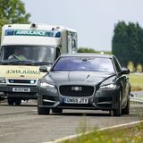 Vor einem herannahenden Rettungswagen wird in Zukunft gewarnt.