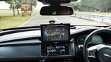 Fahrzeuge und Schilder kommunizieren miteinander.