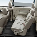 Nissan Serena S-Hybrid 2016 - jede Menge Platz im Innern