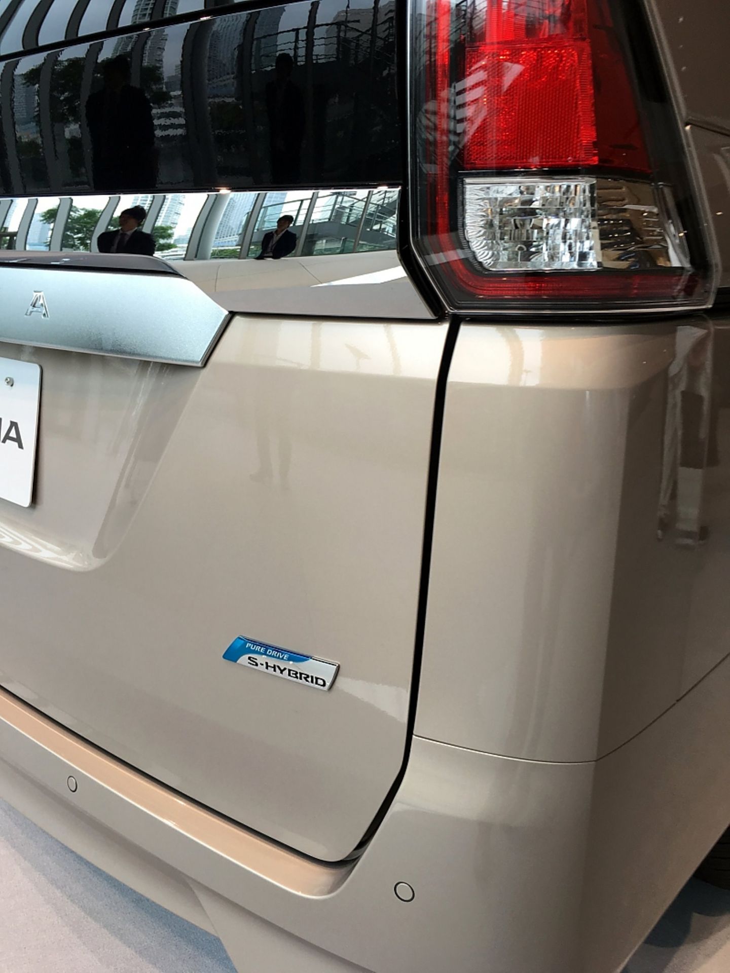 Nissan Serena S-Hybrid 2016