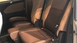 Nissan Serena S-Hybrid 2016 - verschiebbare Rücksitze in Reihe zwei