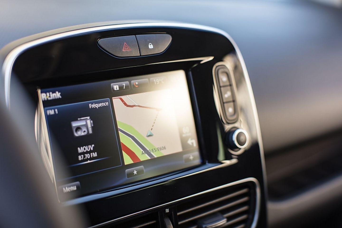 Das Navigationssystem kommt von TomTom