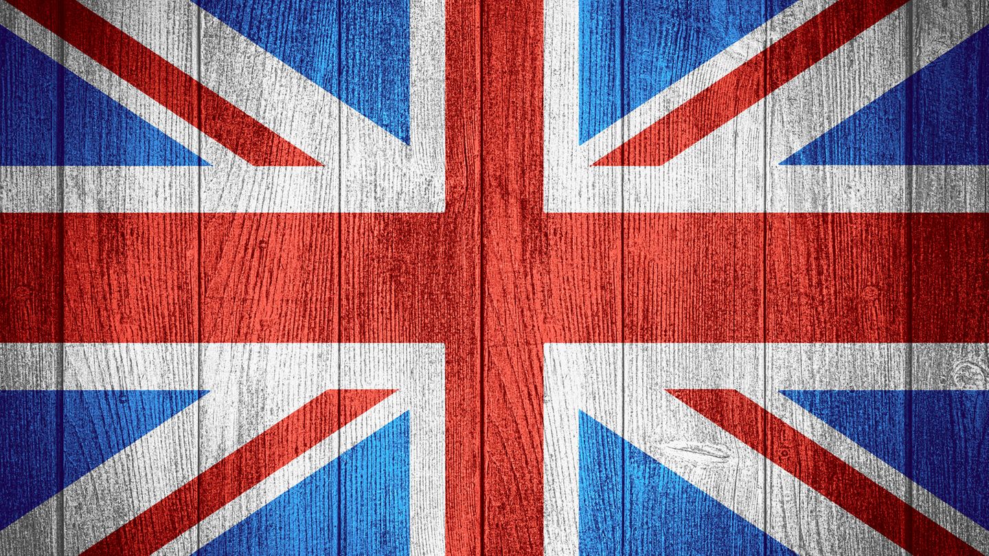 Regeln beim Business Lunch: VEREINIGTES KÖNIGREICH Essen: "Dinner" kann in England sowohl das Mittagessen als auch das Abendessen meinen. Überprüfen Sie daher vorher, wann Sie zum Essen verabredet sind. Zeit: Seien Sie pünktlich. Wer spät erscheint, gilt als unhöflich. Trinken: Dinner werden oft mit einer Menge alkoholischen Getränken abgeschlossen. Dabei ist jeder Mal dran zu zahlen. VEREINIGTES KÖNIGREICH Essen: "Dinner" kann in England sowohl das Mittagessen als auch das Abendessen meinen. Überprüfen Sie daher vorher, wann Sie zum Essen verabredet sind. Zeit: Seien Sie pünktlich. Wer spät erscheint, gilt als unhöflich. Trinken: Dinner werden oft mit einer Menge alkoholischen Getränken abgeschlossen. Dabei ist jeder Mal dran zu zahlen.