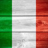 ITALIEN  Sitzordung: Der Gastgeber und die Ehrengäste sitzen meist in der Mitte  Business: Erst muss die Beziehung harmonieren, dann werden Geschäfte gemacht. Es ist unwahrscheinlich, dass es zu Entscheidungen während des Essens kommt.  Rechnung: Werden Sie nicht nervös, wenn die Rechnung auf sich warten lässt. Manchmal dauert es in Italien etwas länger.