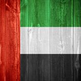 VEREINIGTE ARABISCHE EMIRATE  Trinken: Alkohol wird nicht überall akzeptiert. Wenn ihr Gastgeber keinen Alkohol bestellt, sollten sie lieber nicht danach fragen.    Essen: Fragen Sie niemals nach Schwein; in muslimischen Ländern wird Schweinefleisch aus religiösen Gründen verpönt.  Entscheidungen: Bis es in den Vereinigten Arabischen Emiraten zu Geschäftsentscheidungen kommt, kann sehr viel Zeit verstreichen. Nutzen Sie also das Geschäftsessen vor allem um Beziehungen zu pflegen.