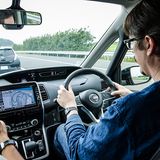 Nissan ProPilot 1 - Autobahnassistent in Serena und Qashqai