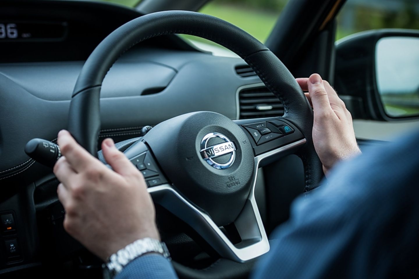 Nissan ProPilot 1 - Autobahnassistent in Serena und Qashqai