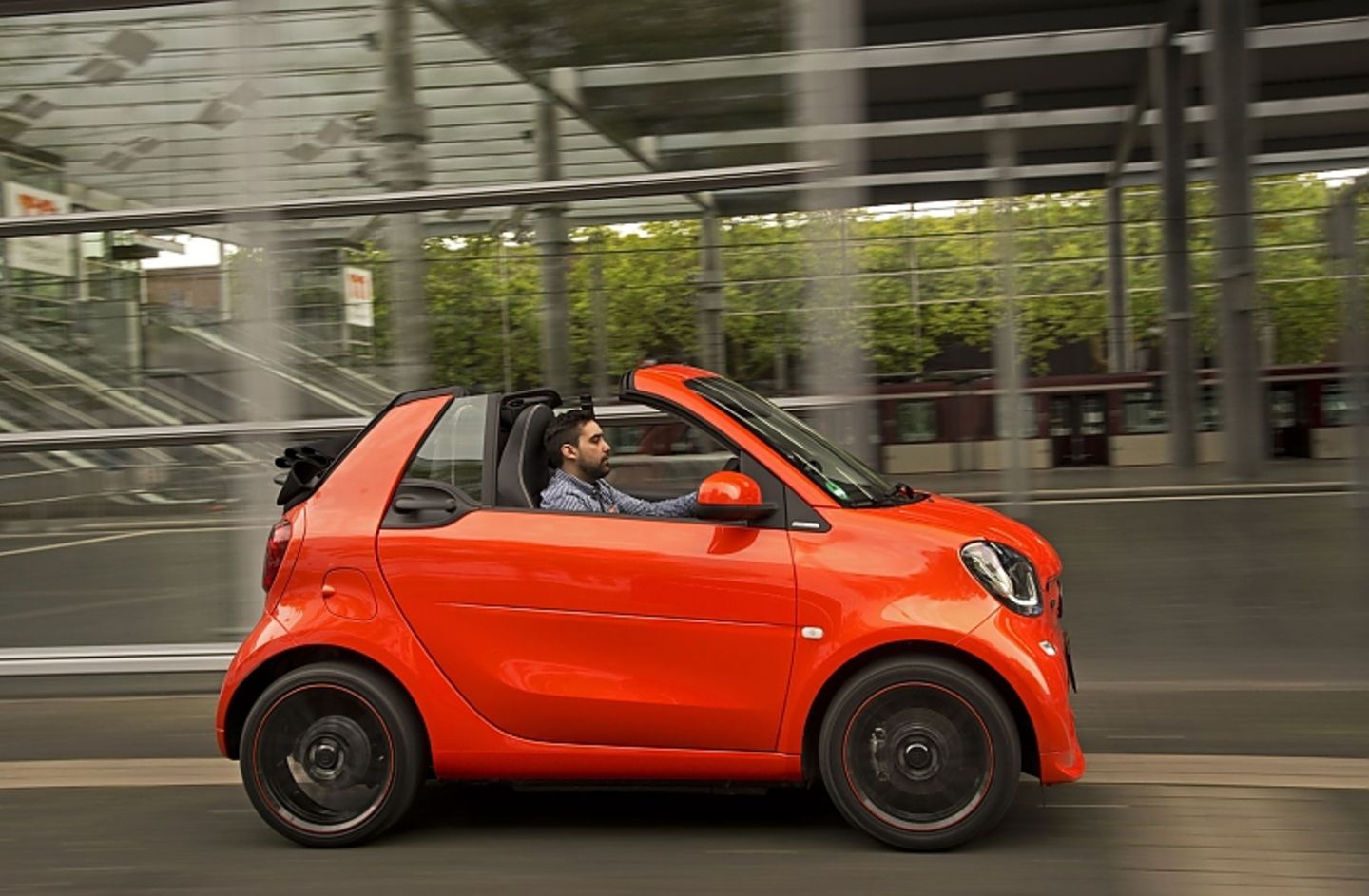 Das Brabus Smart Fortwo Cabrio ist 2,74 Meter lang