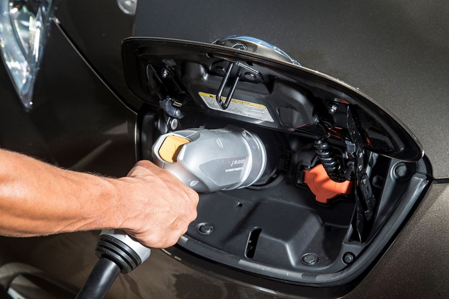 Nissan setzt in den nächsten Jahren voll auf Elektroantriebe