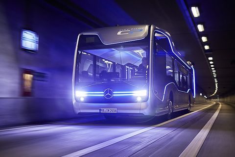 Mercedes Bus der Zukunft - auf Testtour in der Nähe von Amsterdam