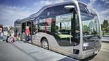 Mercedes Bus der Zukunft - automatisch öffnen und schließen sich die Türen