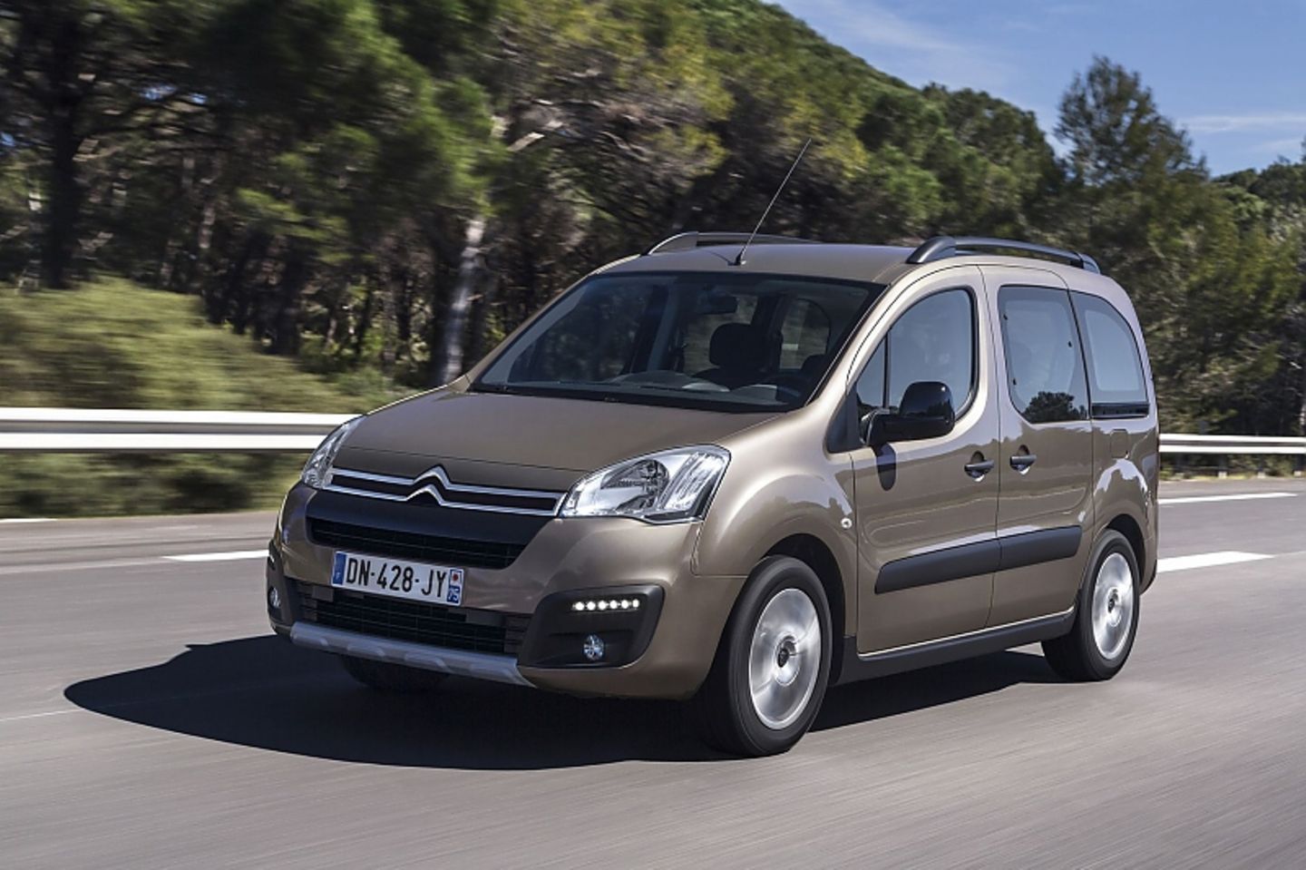 Bis zu 166 km/h ist der Citroen Berlingo Multispace Blue HDI 100 schnell.