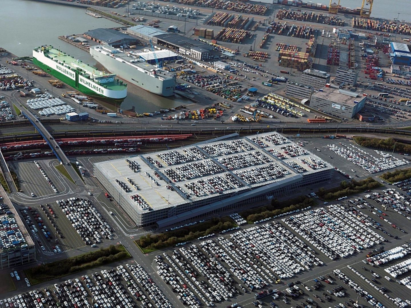 Bremerhaven ist der größte Autoumschlagplatz der Welt