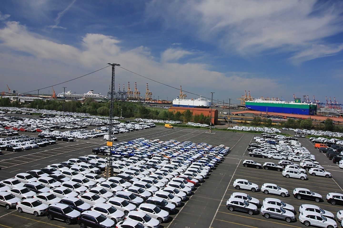 Autoumschlagplatz Bremerhaven - der größte Parkplatz der Welt