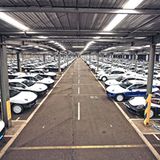 Bremerhaven Mitsubishi Halle voller Porsche-Modelle