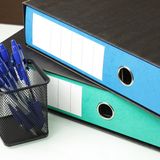 Aktenordner, Stifte, Büromaterial mitnehmen