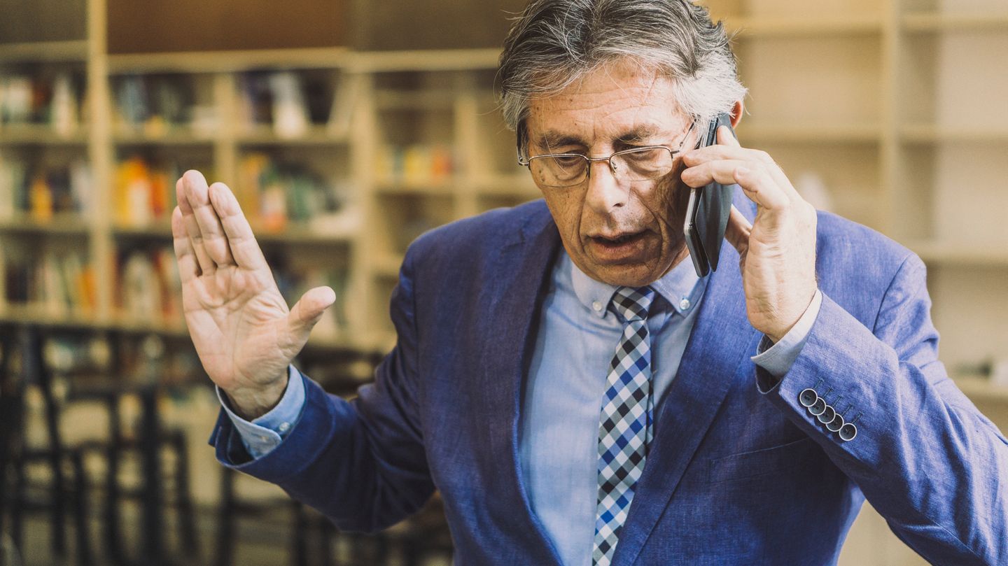 Privat telefonieren am Arbeitsplatz