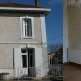 Dieses kleine Landhaus liegt in Marcillac und ist ein richtiges Schnäppchen. Für nur 95.300 Euro gibt es 110 Quadratmeter Fläche.