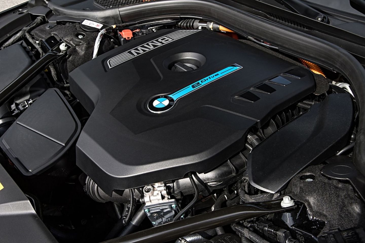 Der Verbrenner leistet jetzt 190 kW /258 PS