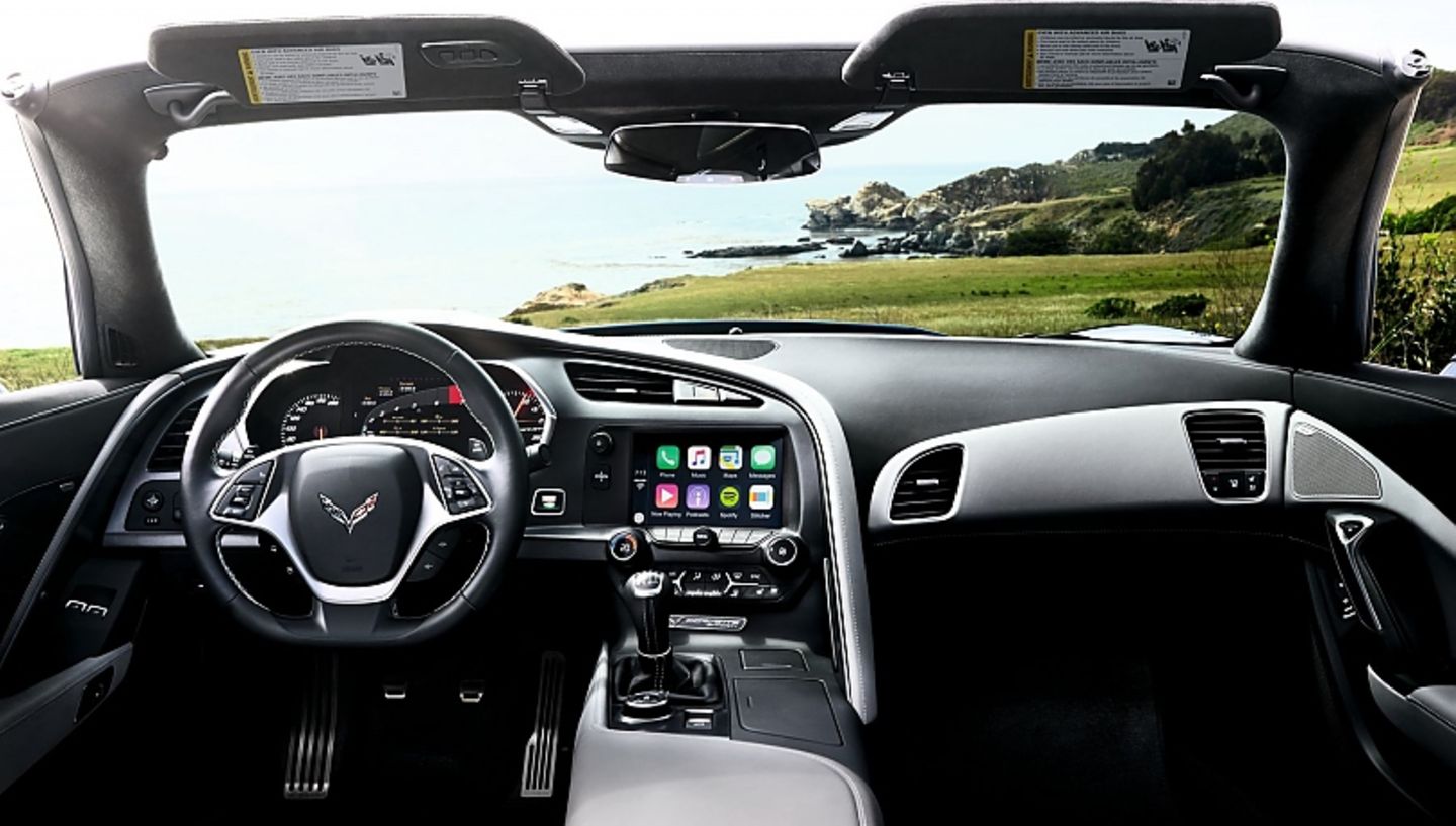 Das Cockpit ist deutlich wertiger als bisher