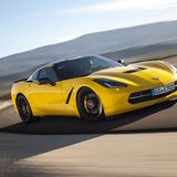 Der V8-Motor macht einen Höllenlärm