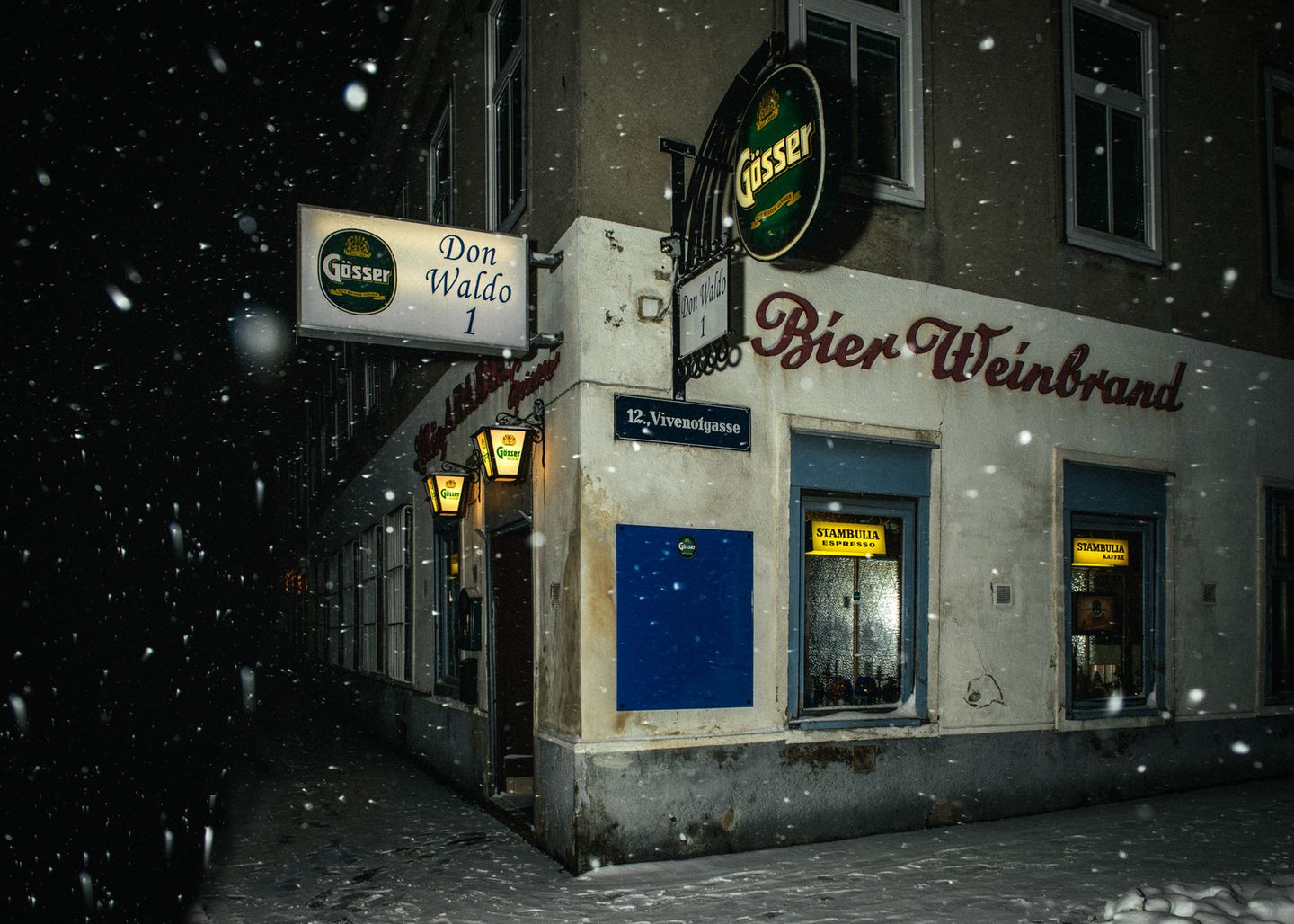 "Golden Days Before They End": Ein Hoch auf die Eckkneipe!
