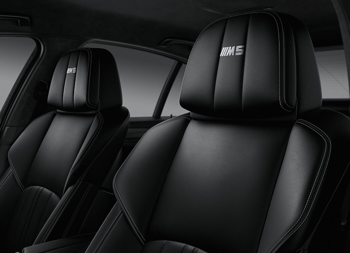 BMW M5 Competition Edition - sehr bequeme Frontsitze
