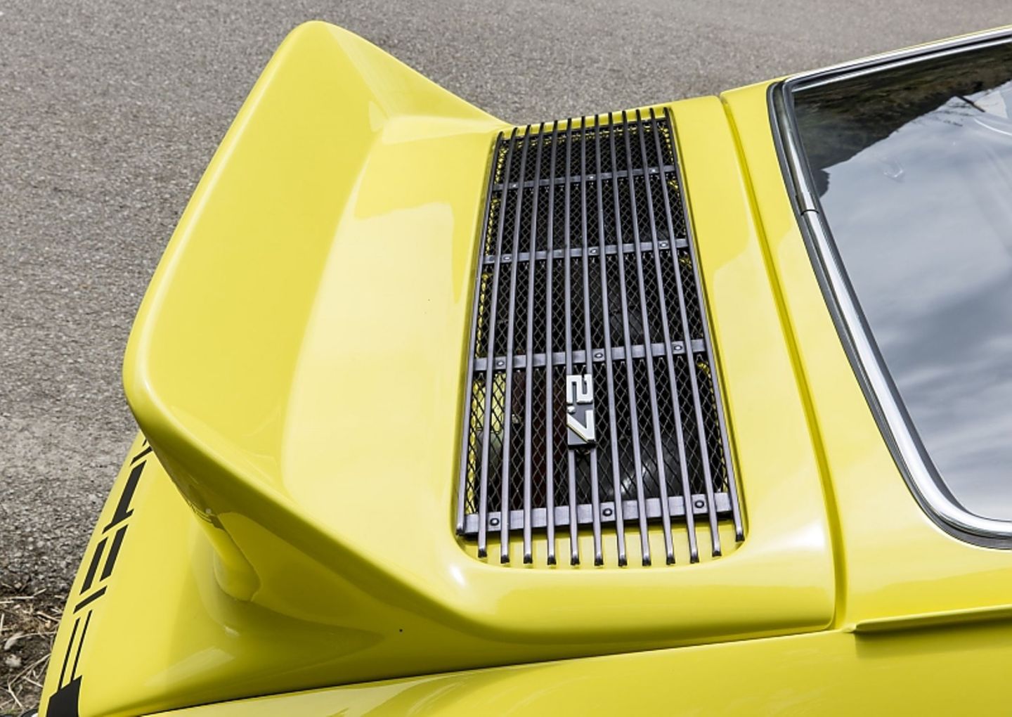 Der Sechszylinder-2.7-Liter-Motor braucht Luft