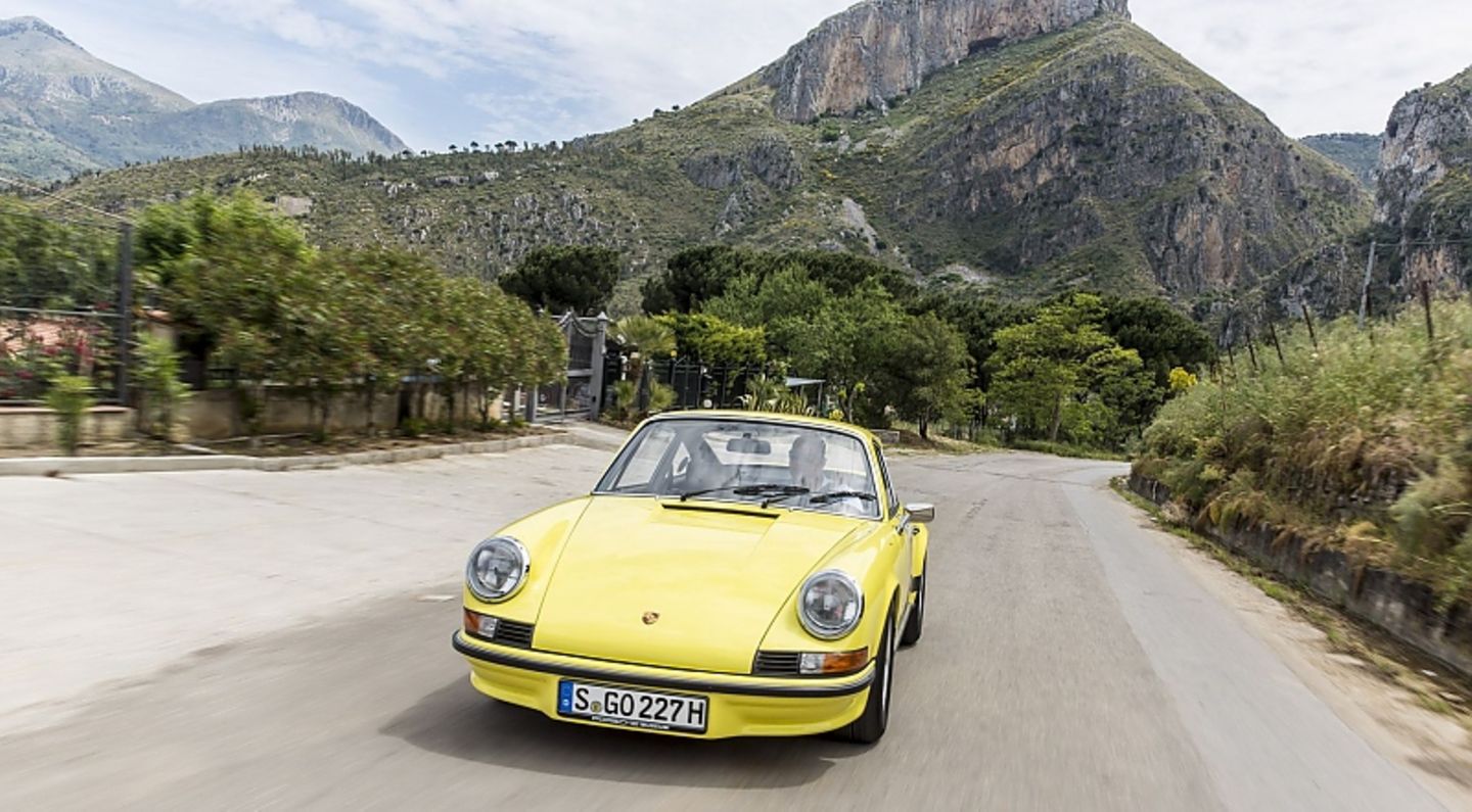 Das Porsche 911 RS 2.7 Coupé dreht willig und jubelnd hoch