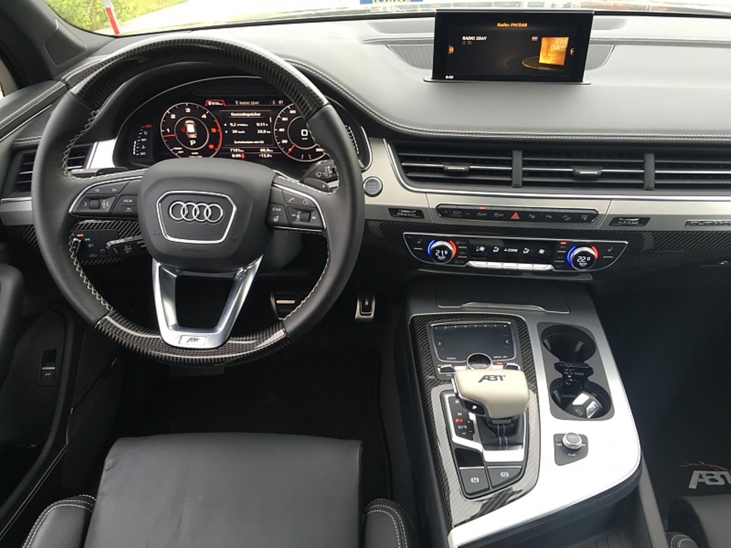 Abt Audi QS7 - mit einem aufgeräumten Cockpit
