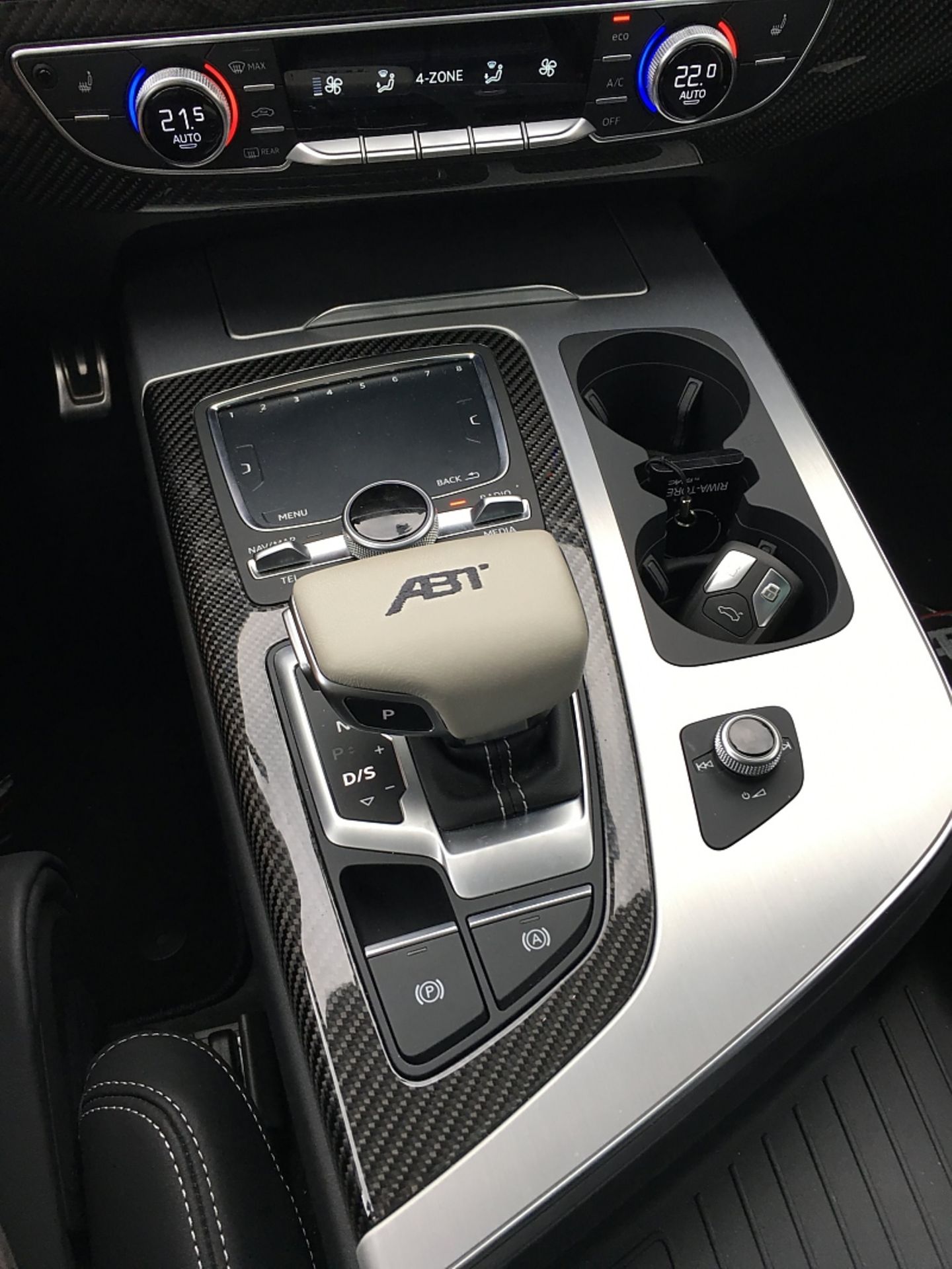 Abt Audi QS7 - auch die Mittelkonsole wird von Abt überarbeitet