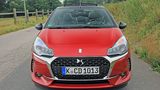 Von vorn schaut das DS3 Cabrio richtig schick aus.