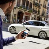 Mit dem Smartphone nimmt der Nutzer seinen Mikrokosmos mit ins Auto