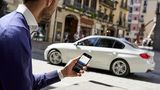Mit dem Smartphone nimmt der Nutzer seinen Mikrokosmos mit ins Auto