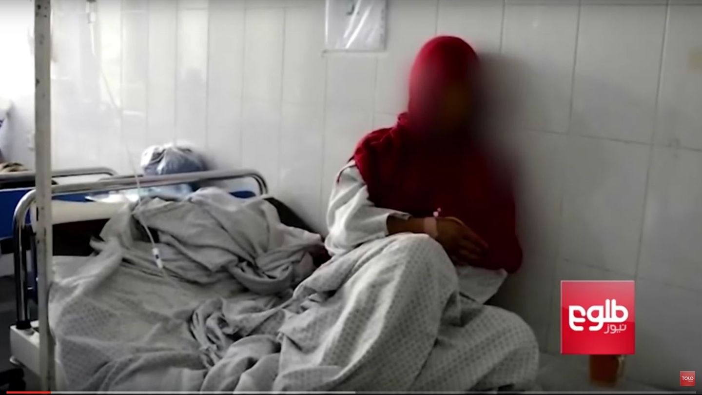 Die 21-jährige Frau aus Afghanistan wurde von ihrem Ehemann, seiner Mutter und Schwester schwer misshandelt