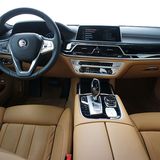 Auf dem Pralltopf prangt das Alpina-Logo