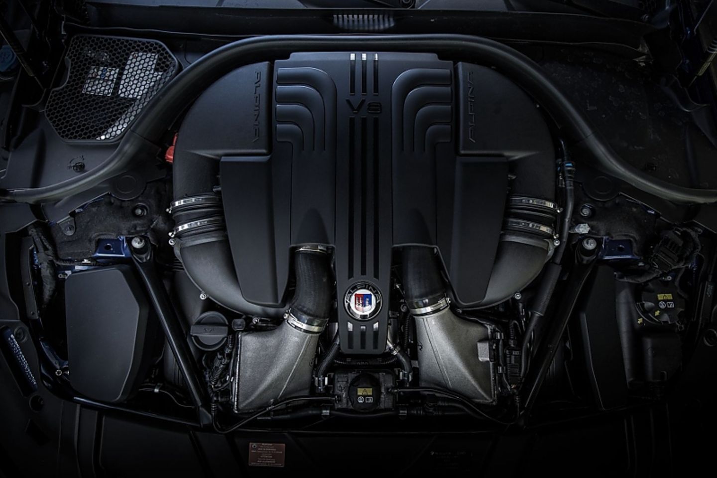 Der 4,4-Liter-Motor hat 608 PS