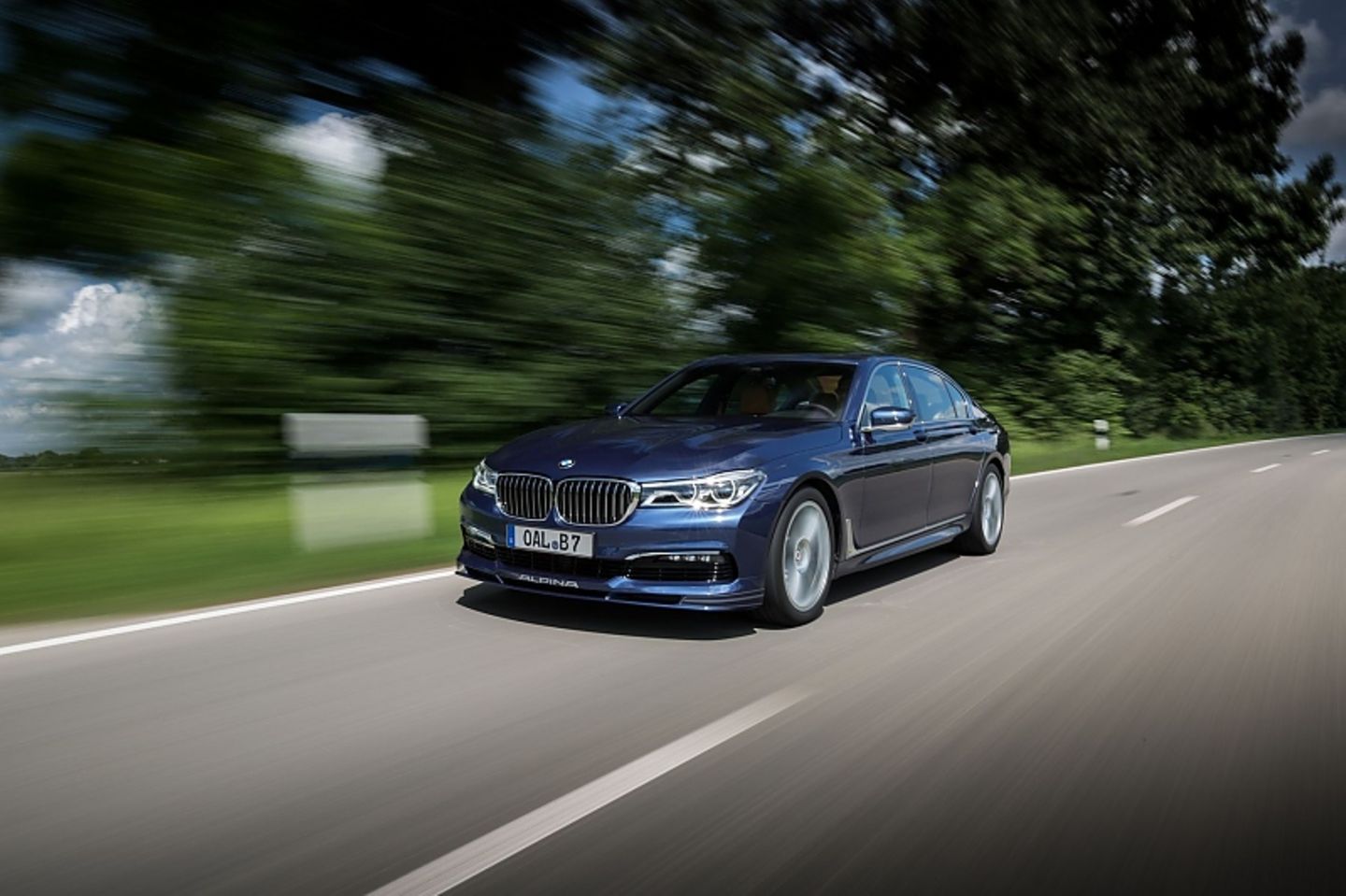 Für seine Länge ist der Alpina B7 sehr agil