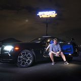 Redakteur Marcel Sommer im neuen Rolls-Royce Wraith Black Badge.