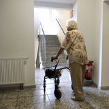 Gehwagen im Treppenhaus