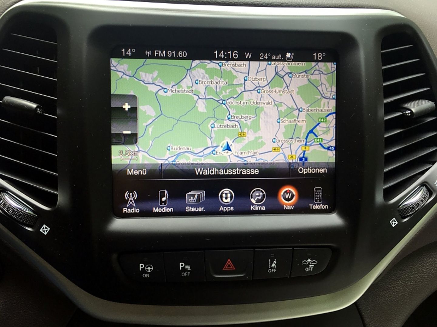 Jeep Cherokee 2.2 Multijet Overland - auch das Navigationssystem ist Serie