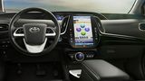 Das Cockpit des neuen Toyota Prius Plug-in Hybrid.