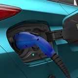 Per Mode-2-Stecker ist die 8,8 kWh-Batterie in knapp zweieinhalb Stunden wieder aufgeladen.