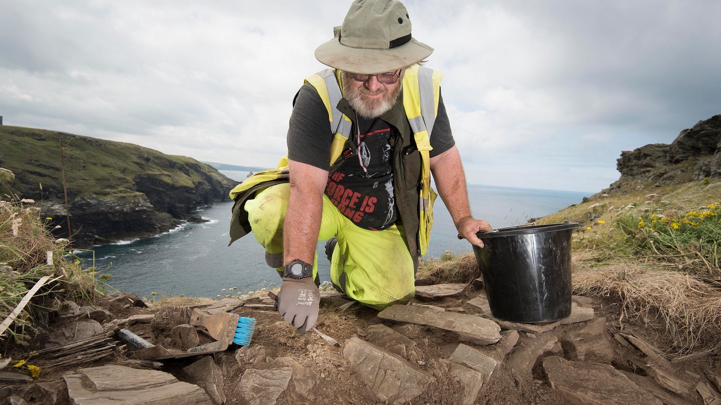 King Arthur: Sensational find in Cornwell – was his palace discovered here?