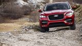 Auch im Gelände schlägt sich der Jaguar F Pace 2.0d
