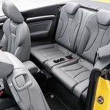 Hinten ist der Platz nicht üppig