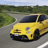 In Kurven reagiert der Competizione 595 gutmütig